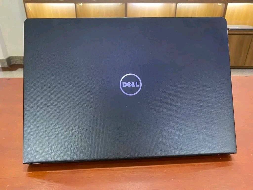 Dell vostro 15 3568