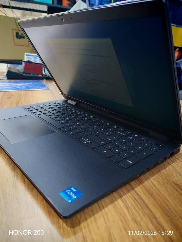 Dell LATITUDE 3520
