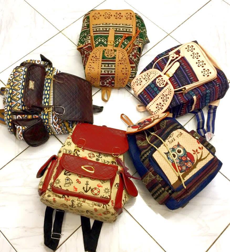 حقيبة بناتية مدرسيه 