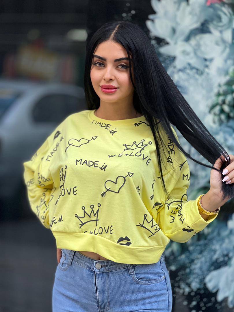 بلوزة نسائية