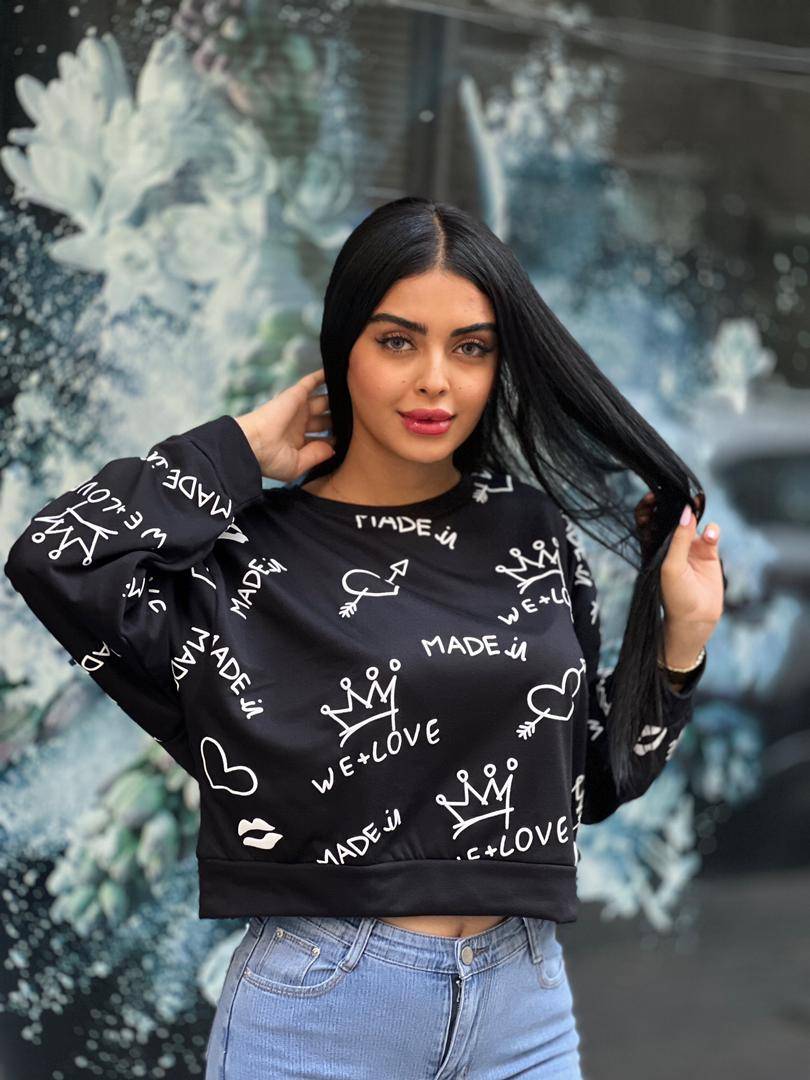 بلوزة نسائية