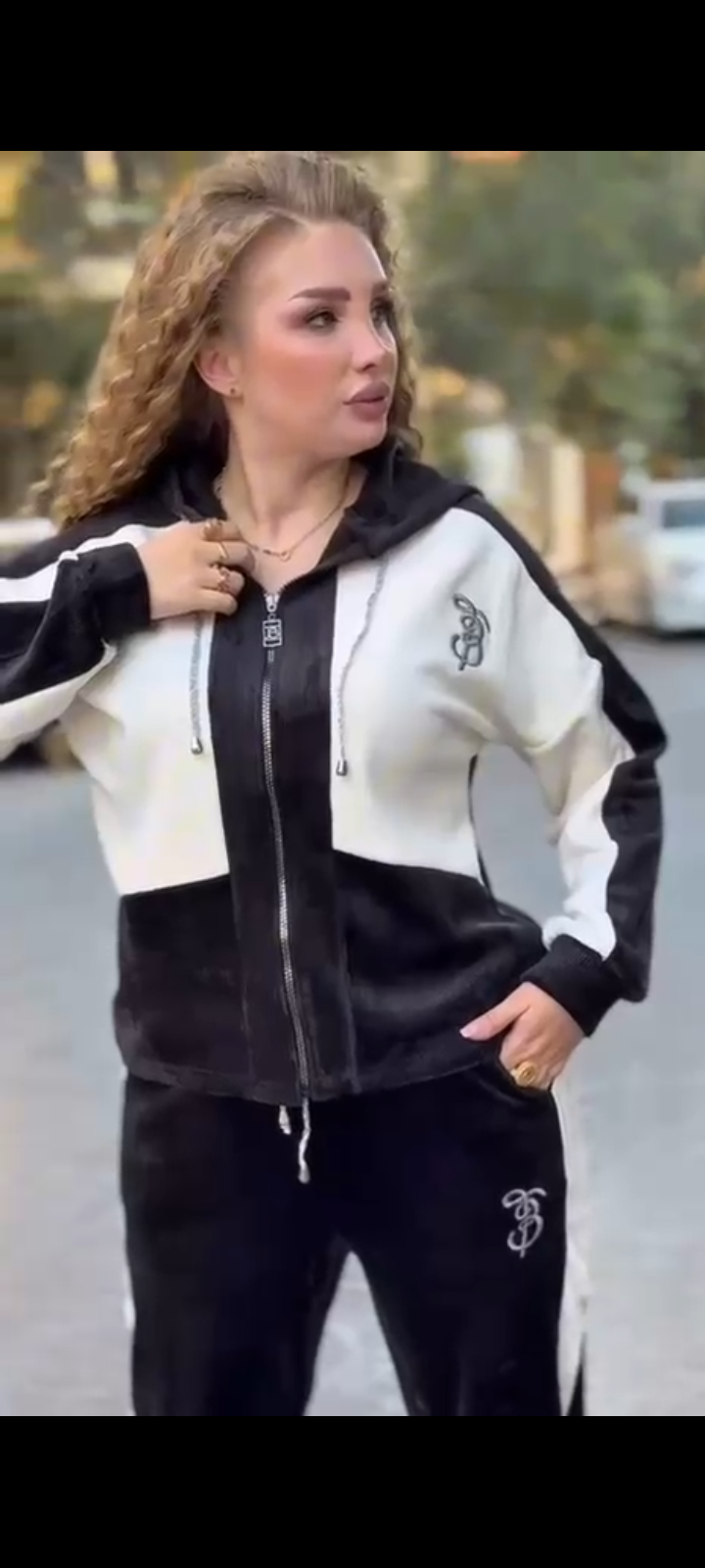 بيجامة مخمل سحاب