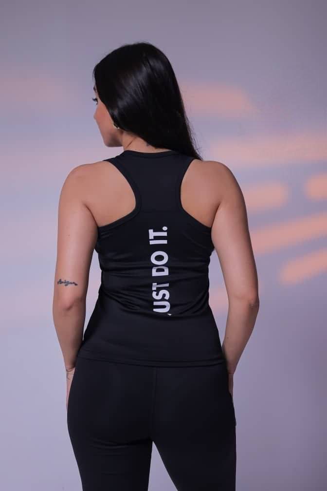 طقم رياضي nike