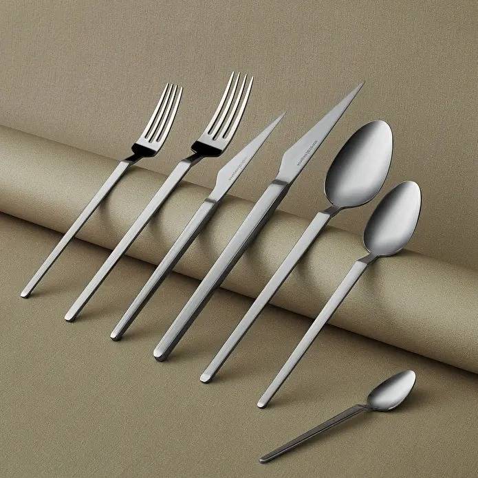 Red Carpet Collection Elegance Nil Platinum 12-Person 84-Piece Cutlery Set