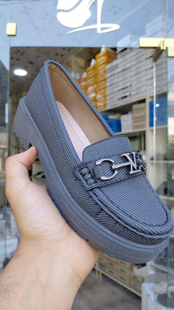 حذاء نسائي طبي