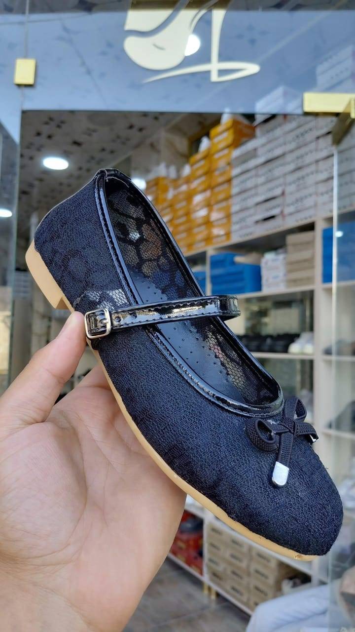 حذاء بلورين سبور