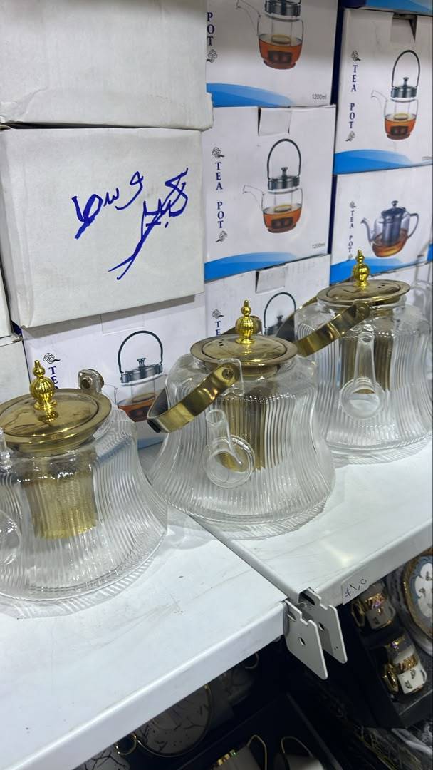 أباريق زجاجية