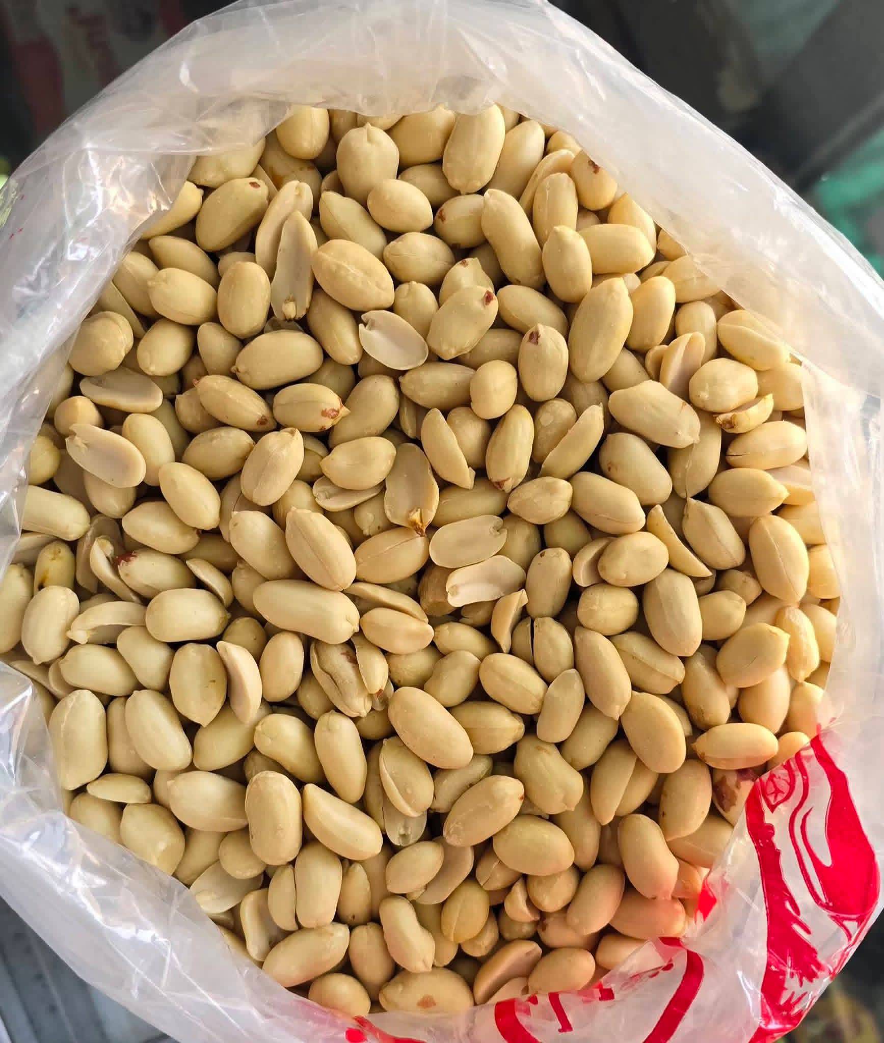فستق مقشر