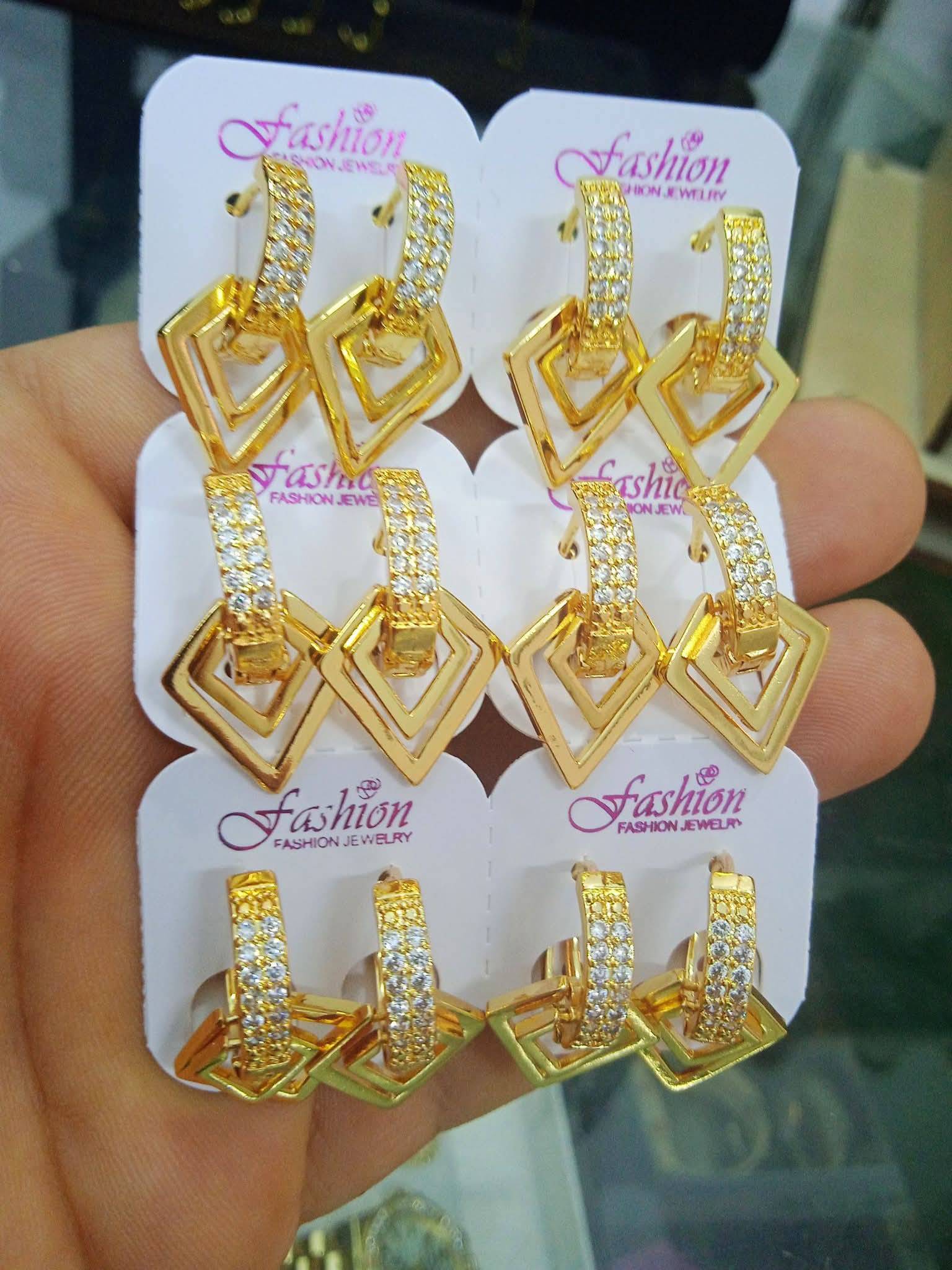 حلق بناتي