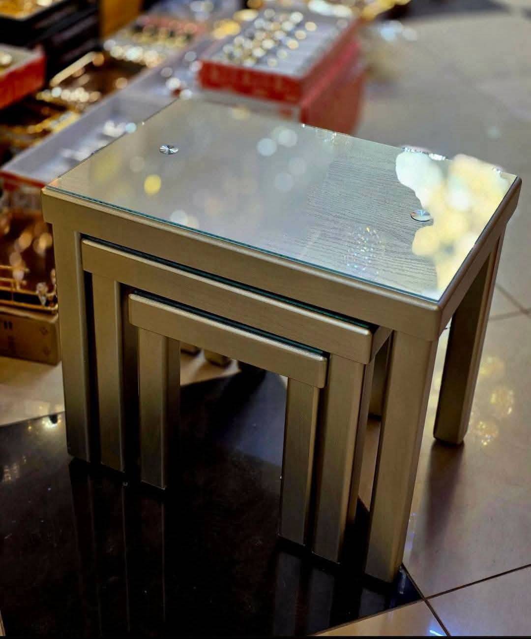 طاولات 