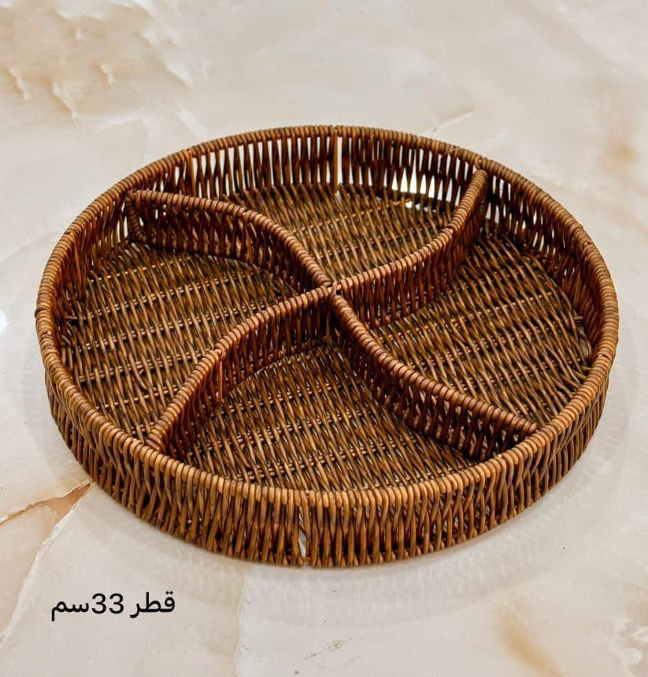 مضيفة
