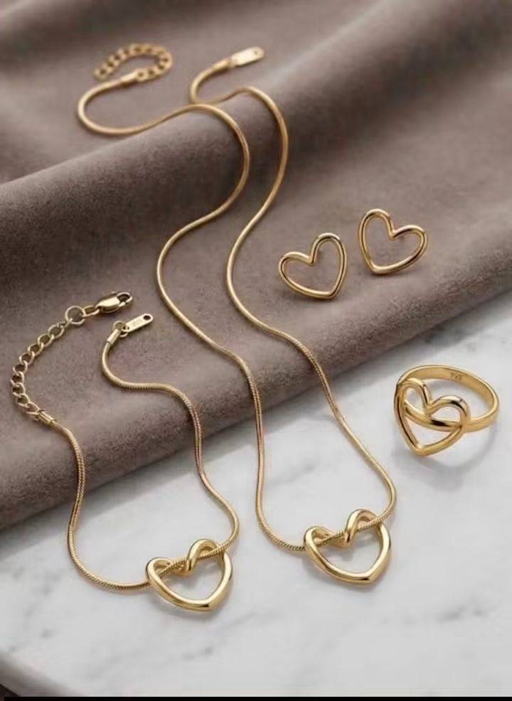 طوق  قلب 