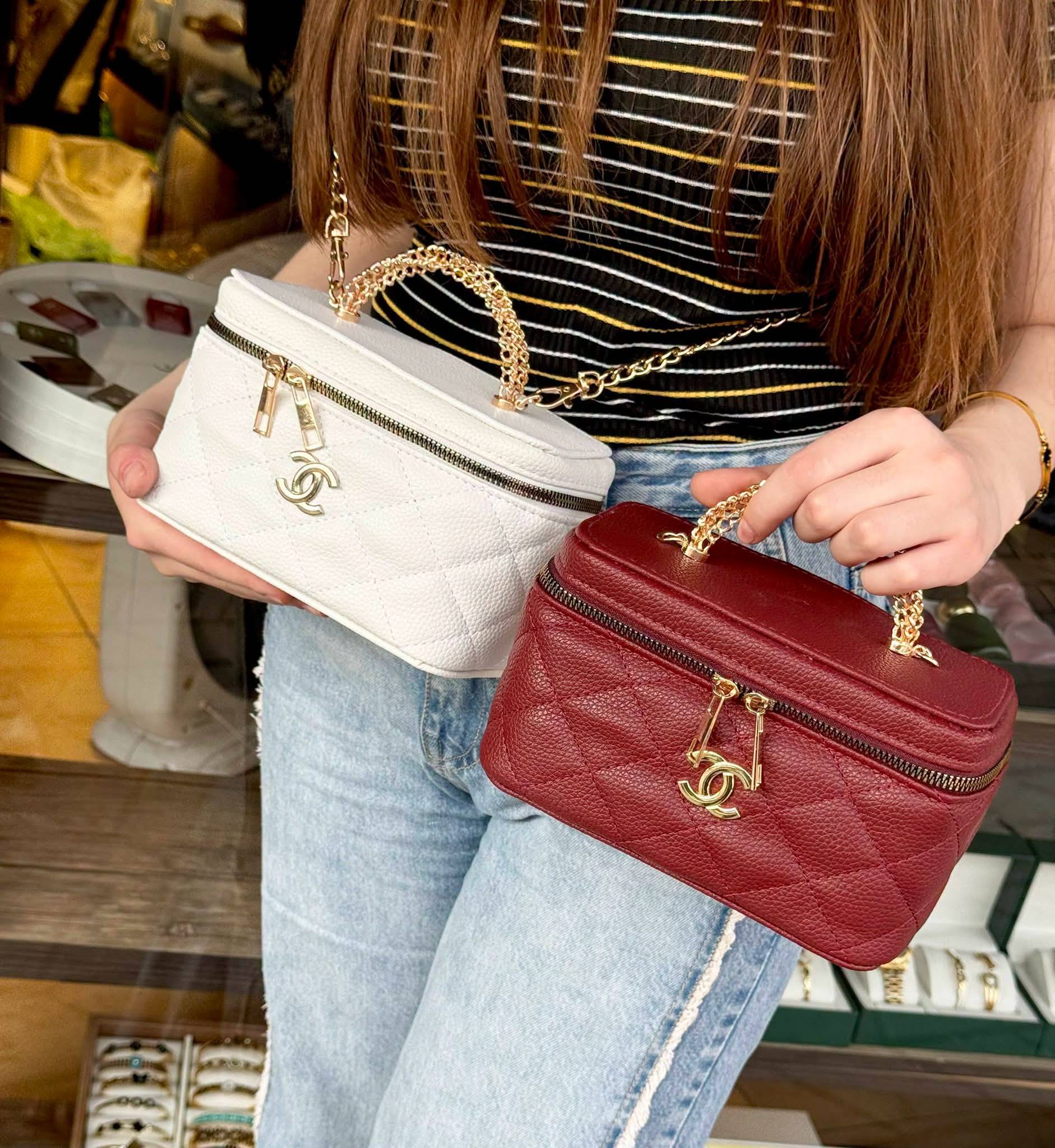 حقيبة صغيرة جلد 
