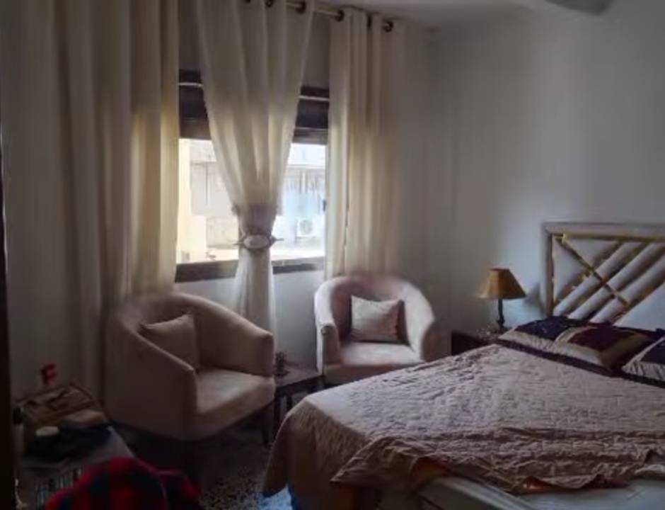 شقة للبيع مع عفش كامل 