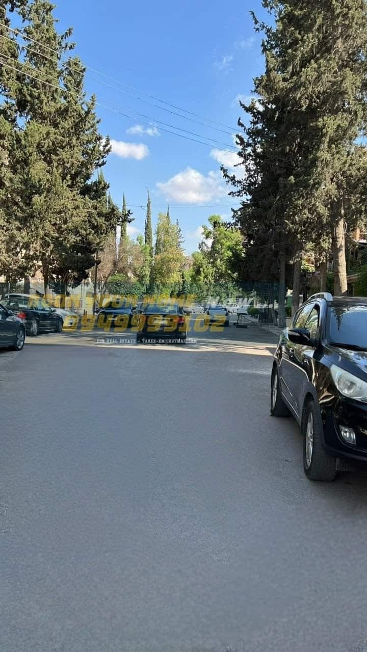 للاجار منزل مع حديقة امامية 
