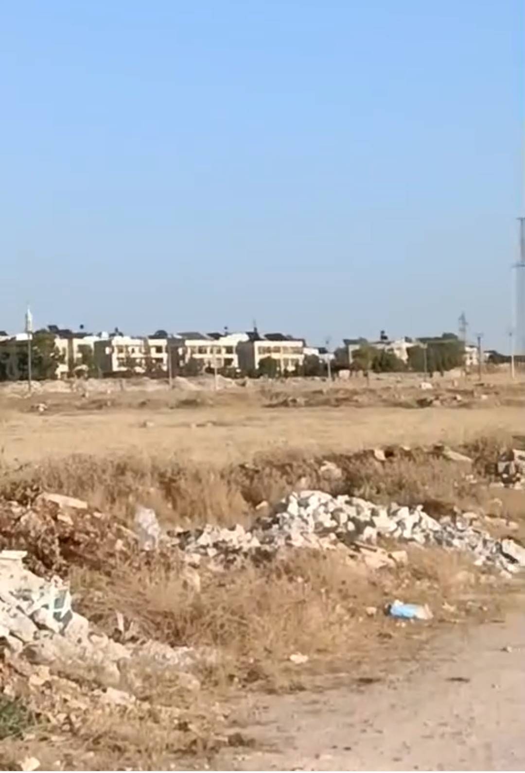 أرض للبيع