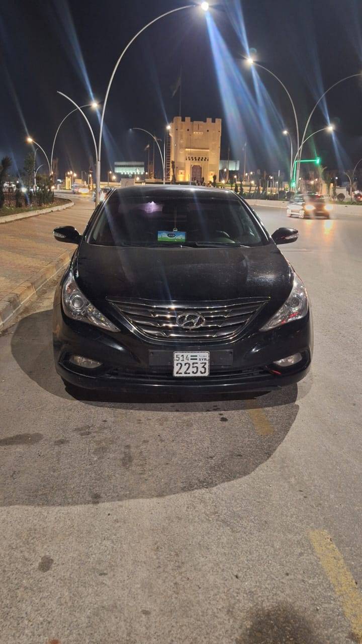 سيارة