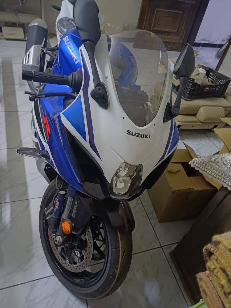Suzuki G SXR. R1000