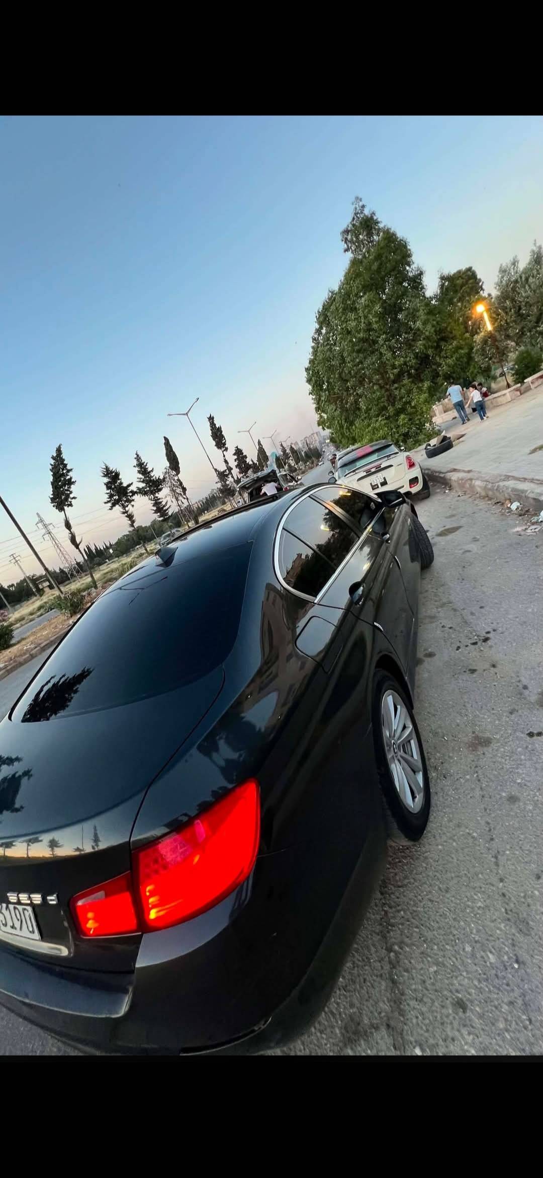 سيارة للبيع 