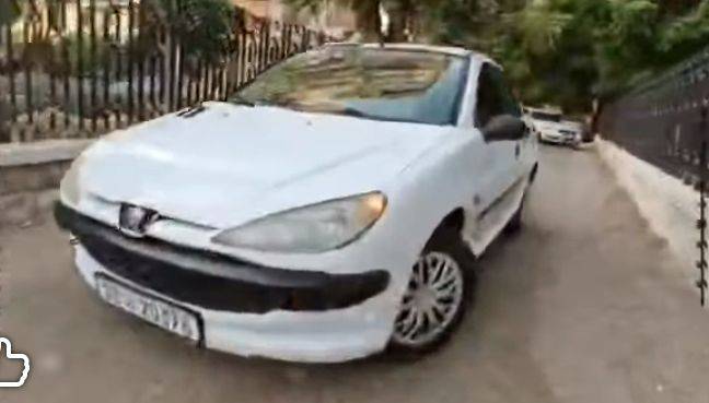 بيجو 2004